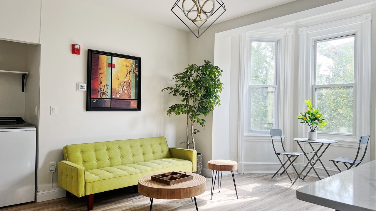 Photo of Livingroom in Powelton Village