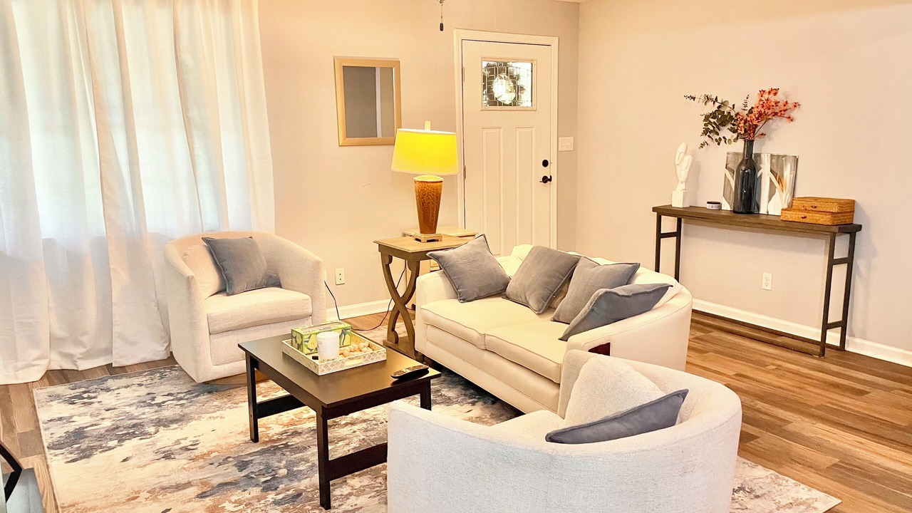 Photo of Livingroom in McDonald