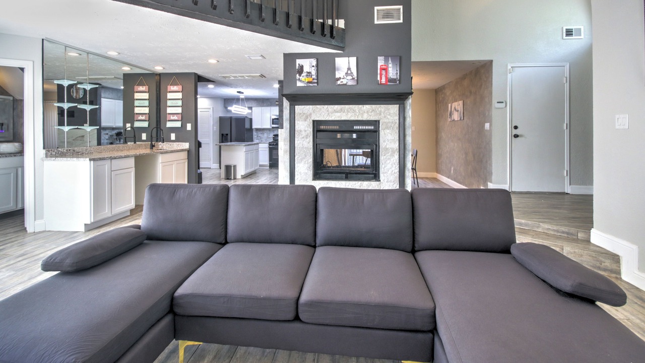 Photo of Livingroom in Meadows Place