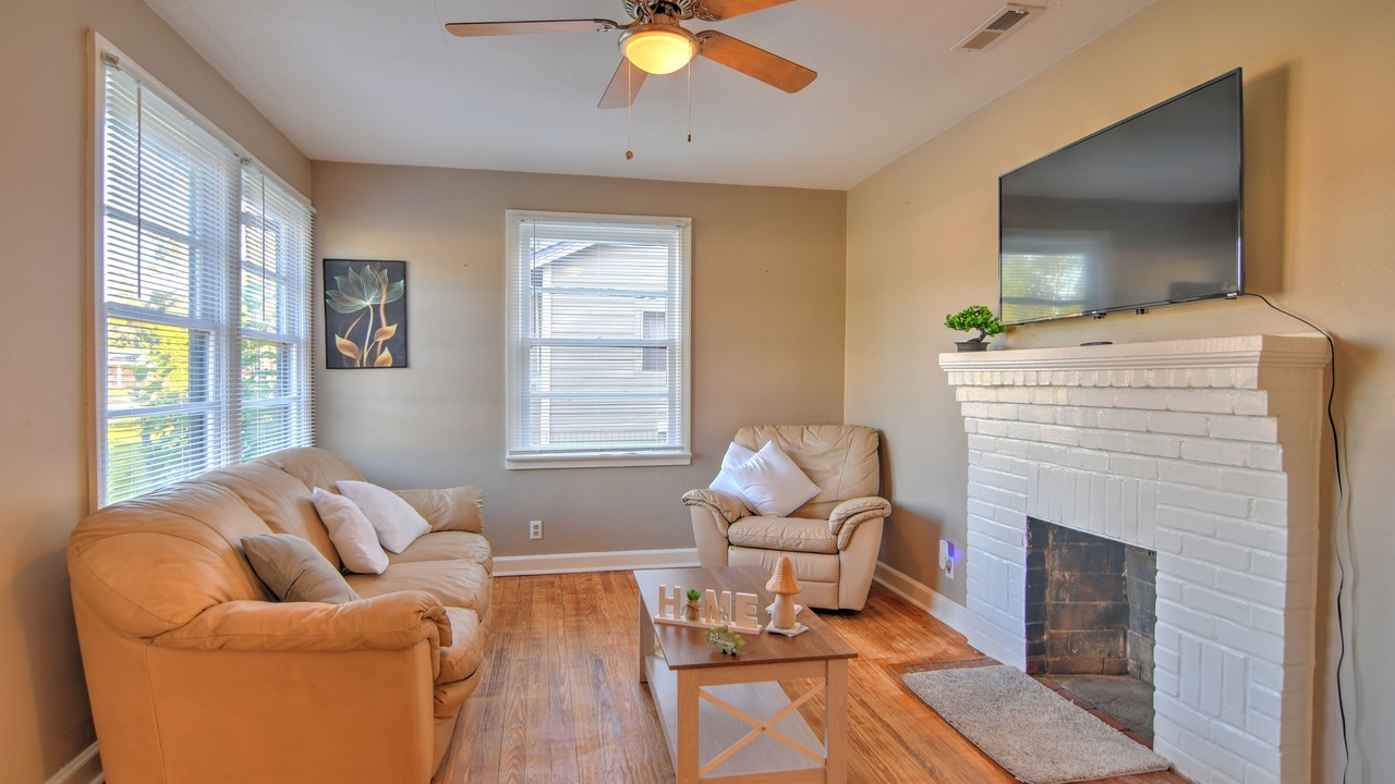 Photo of Livingroom in Valdosta