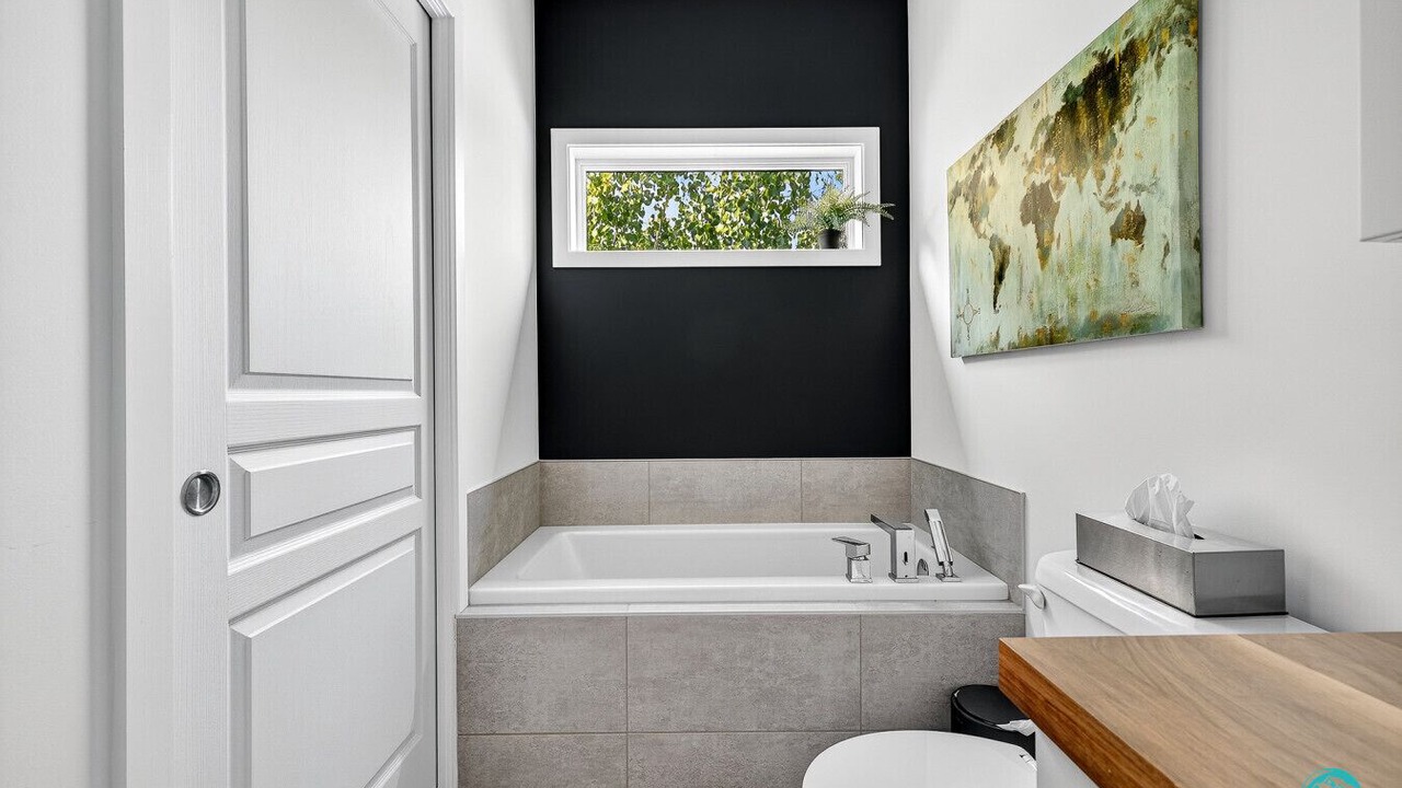 Photo of Bathroom in Communaute-Urbaine-de-l'Outaouais