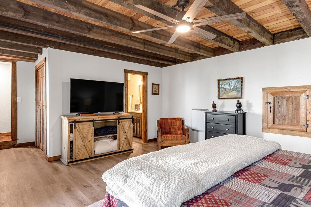 Photo of Bedroom in Garden Valley