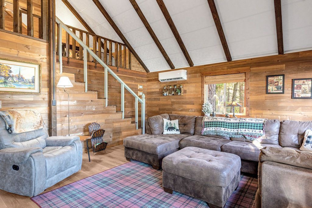 Photo of Livingroom in Garden Valley