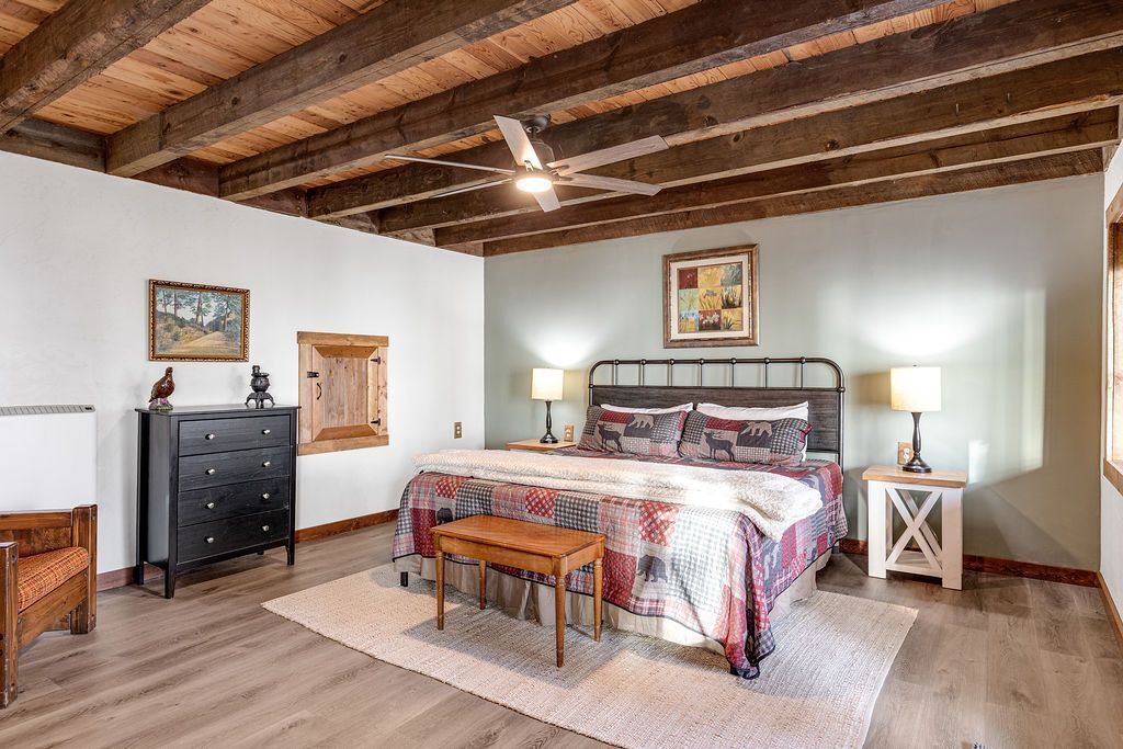 Photo of Bedroom in Garden Valley