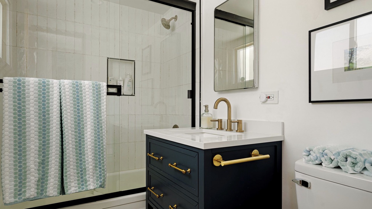 Photo of Bathroom in Crest Park