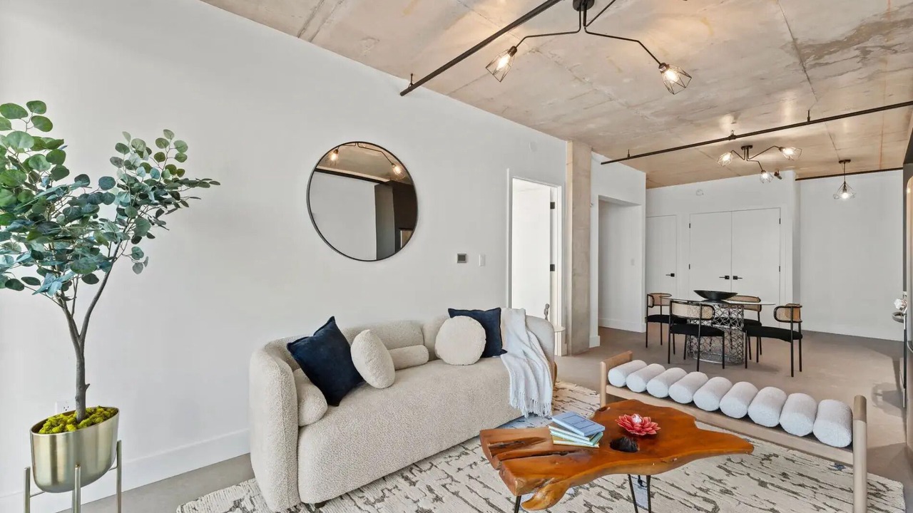 Photo of Livingroom in North Ironbound