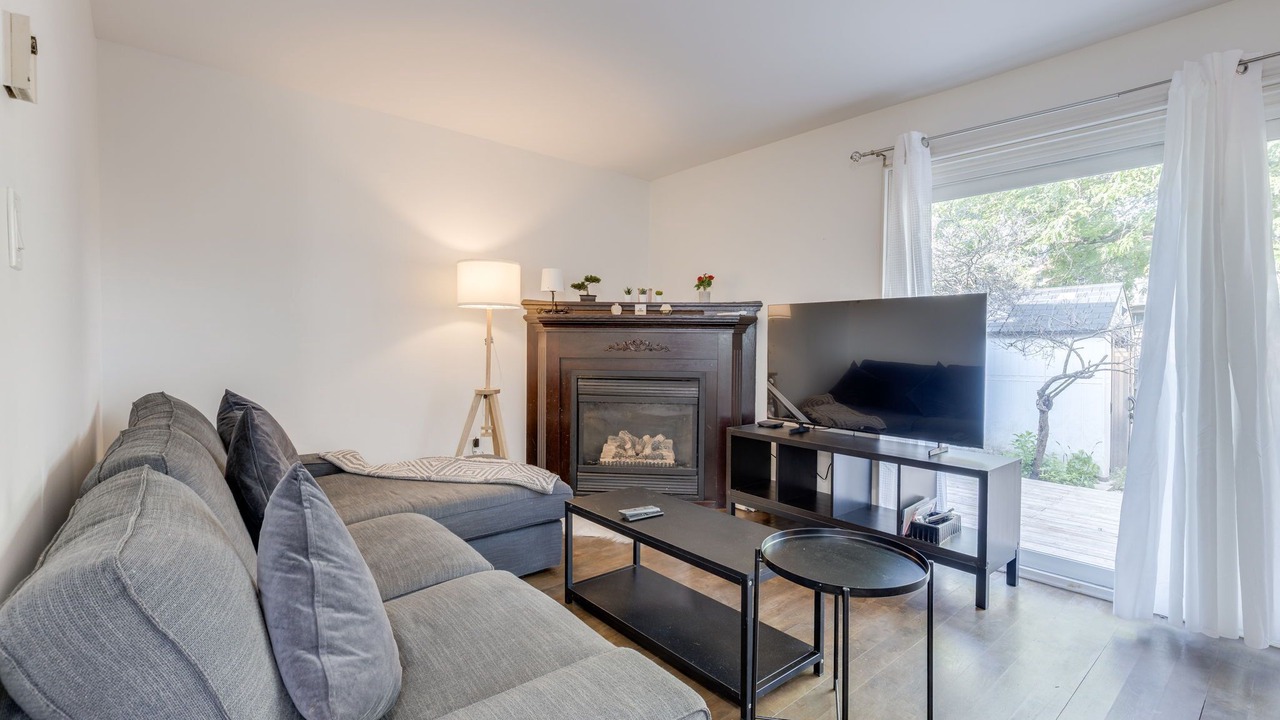 Photo of Livingroom in Streetsville