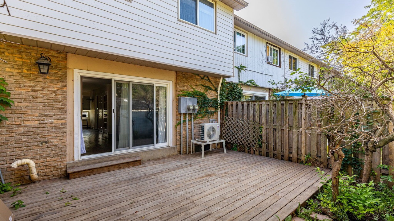 Photo of Outdoor in Streetsville