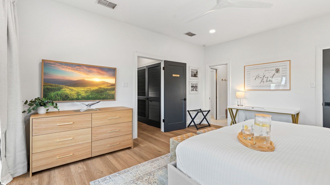 Photo of Bedroom in Point Venture