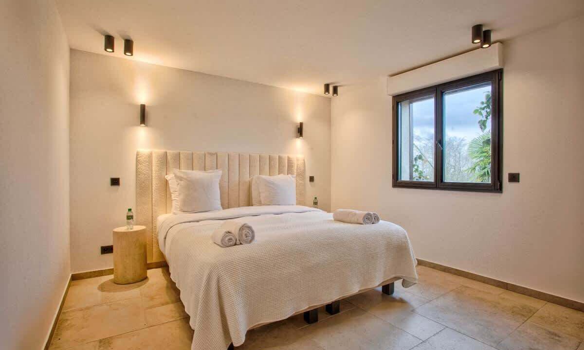 Photo of Bedroom in Saint-Gatien-des-Bois