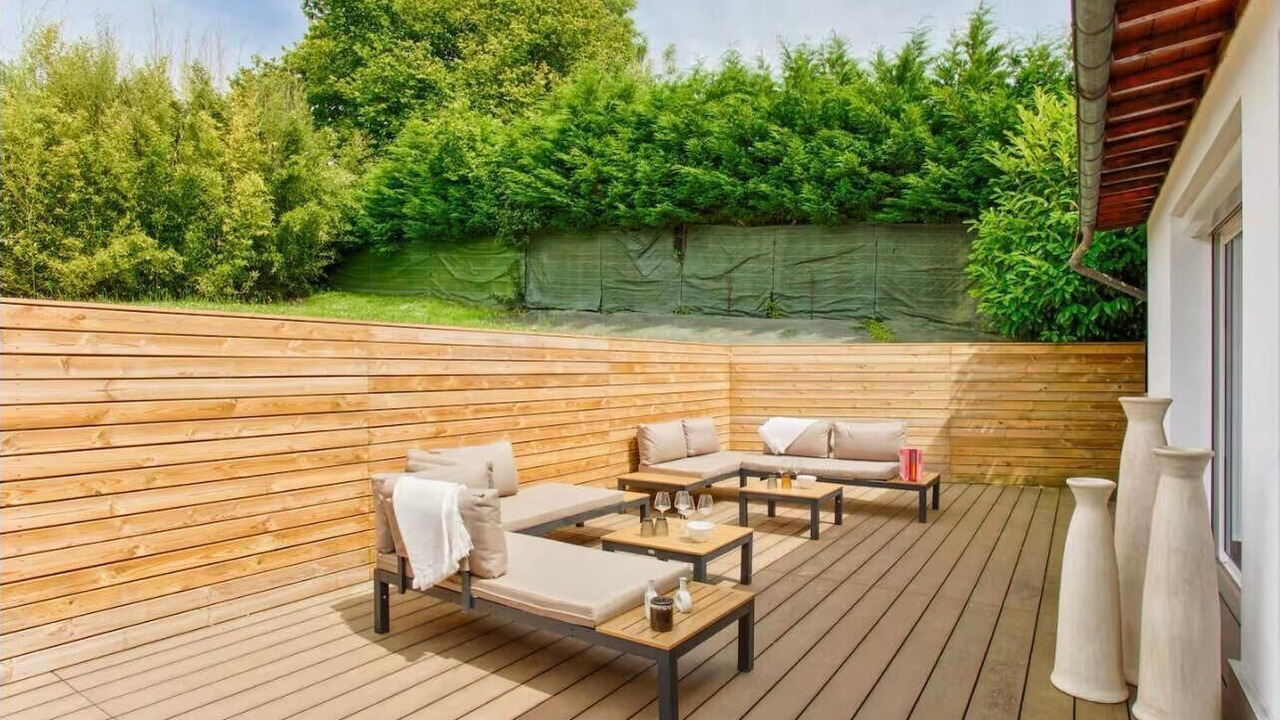 Photo of Patio Balcony in Saint-Gatien-des-Bois