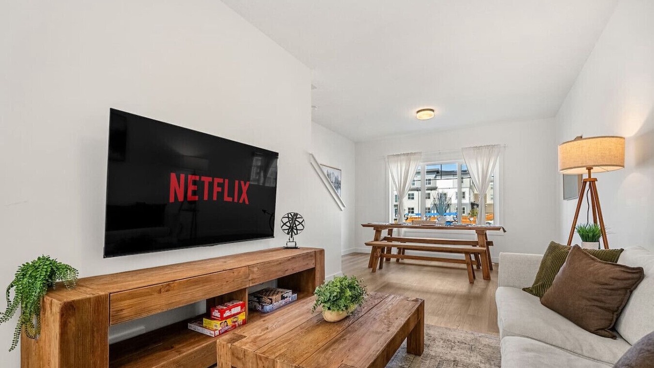 Photo of Livingroom in Springbank Hill