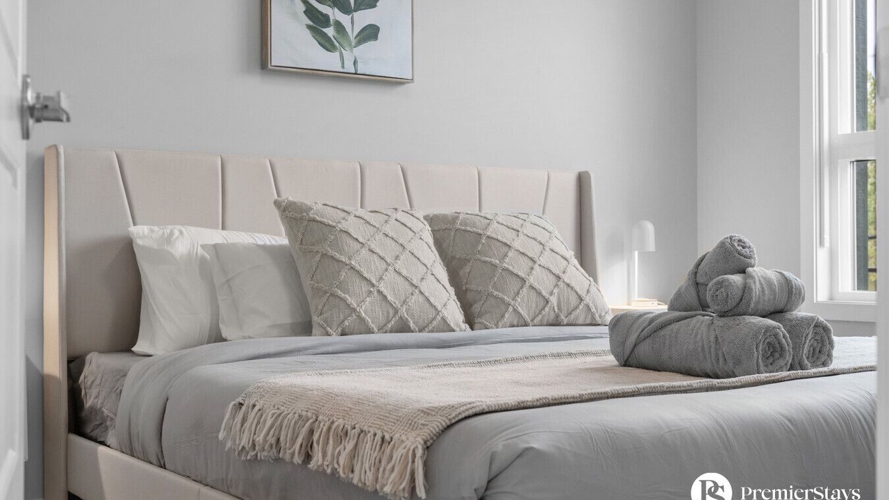 Photo of Bedroom in Inglewood