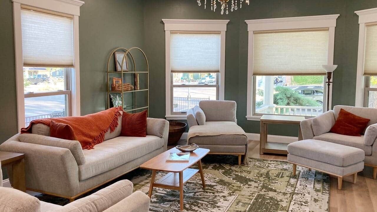 Photo of Livingroom in University District