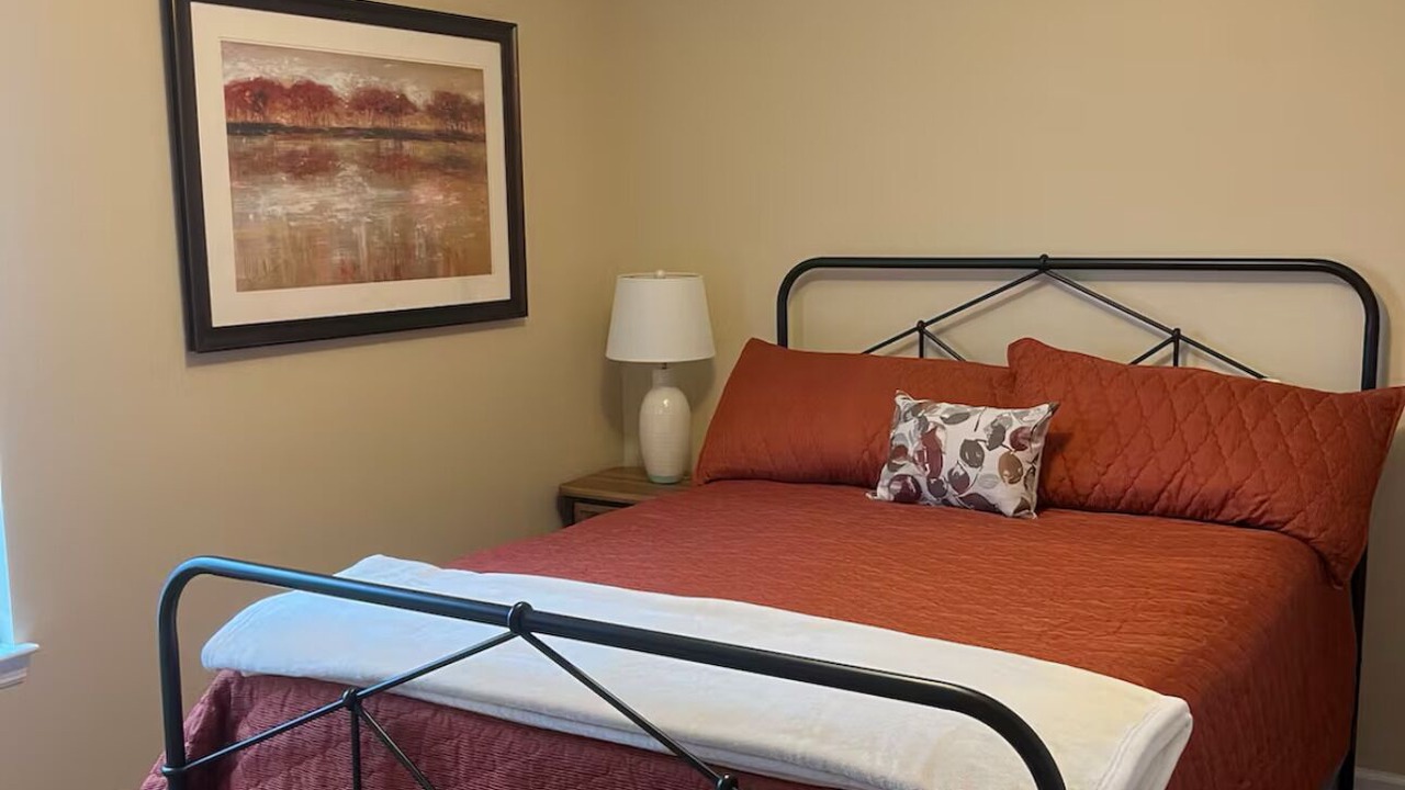 Photo of Bedroom in Cleveland