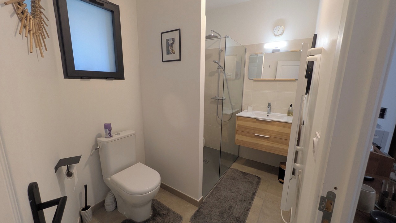 Photo of Bathroom in Teyran