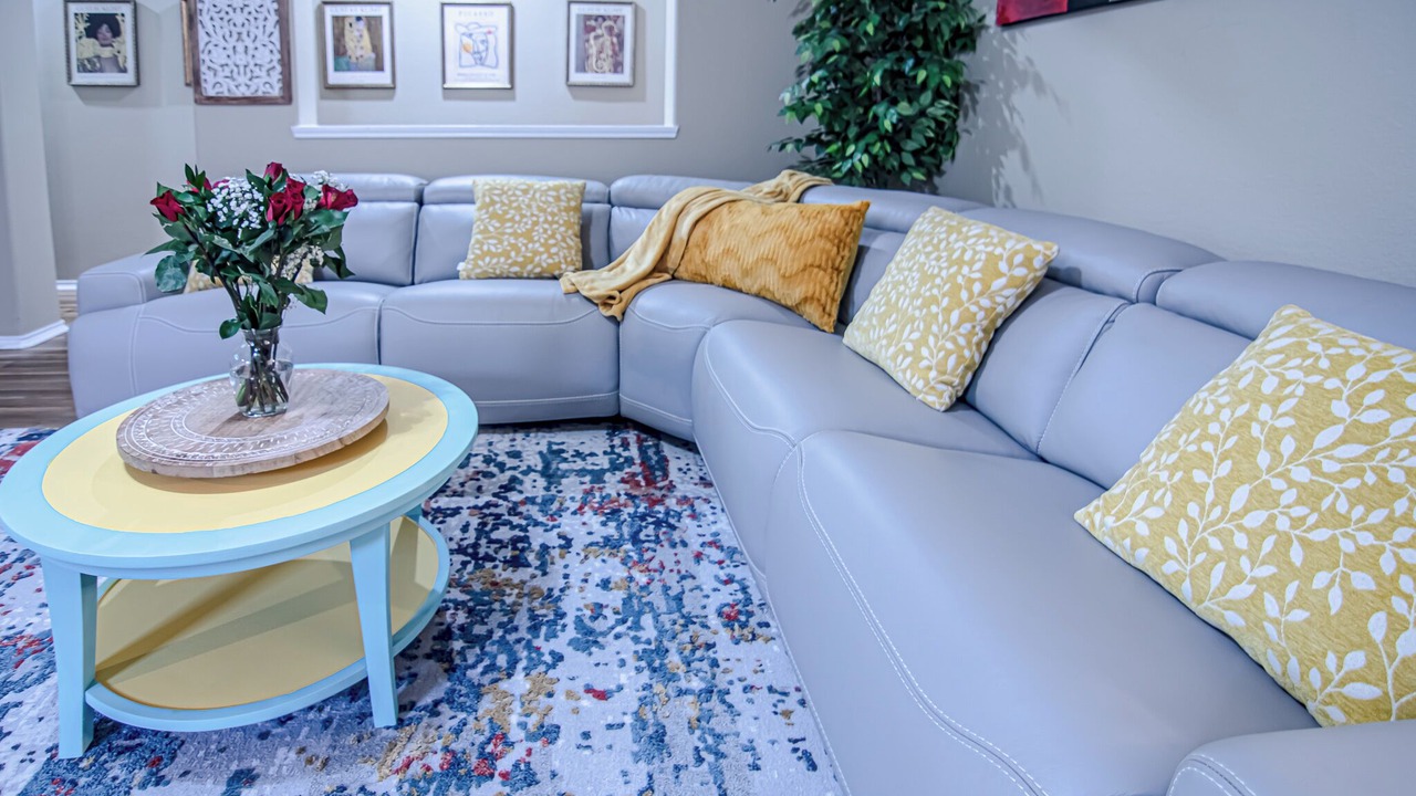 Photo of Livingroom in McNeil