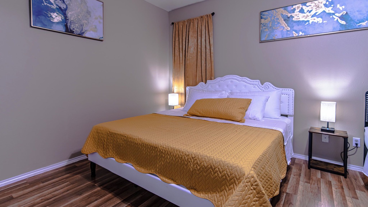 Photo of Bedroom in McNeil