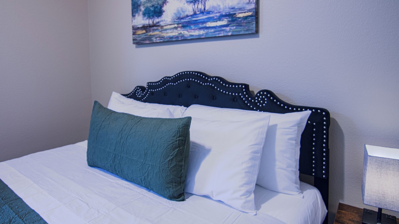 Photo of Bedroom in McNeil