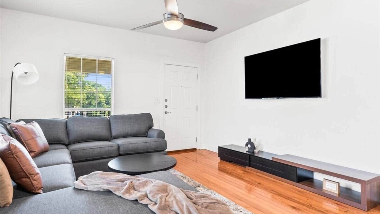 Photo of Livingroom in West Dallas