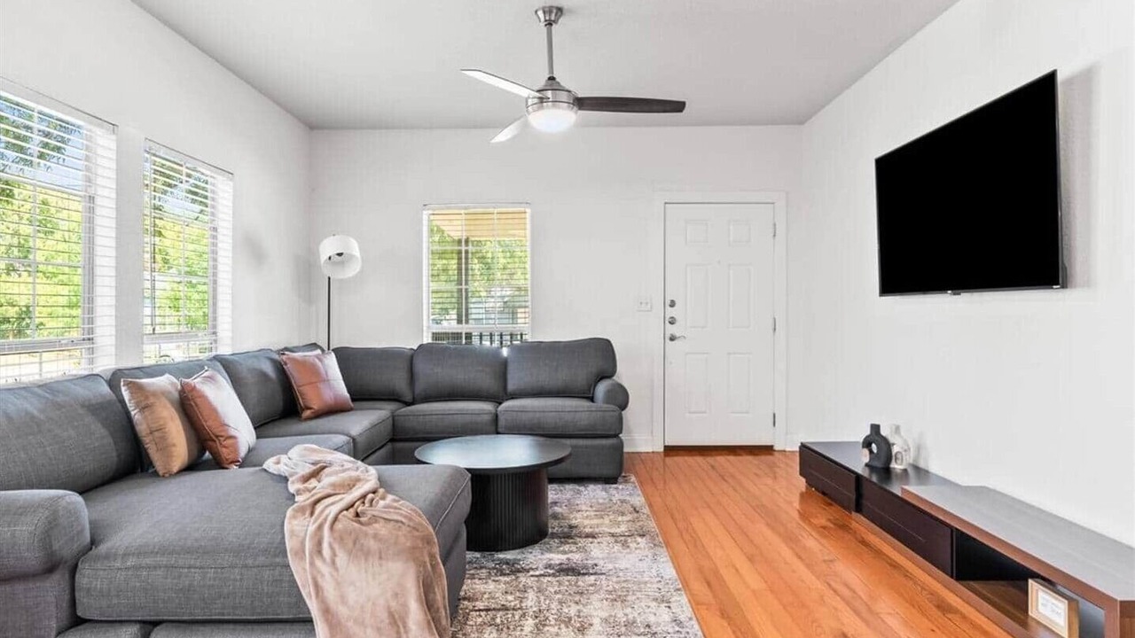 Photo of Livingroom in West Dallas