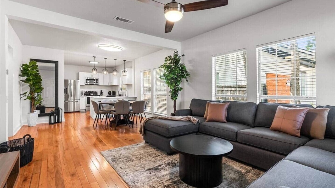 Photo of Livingroom in West Dallas