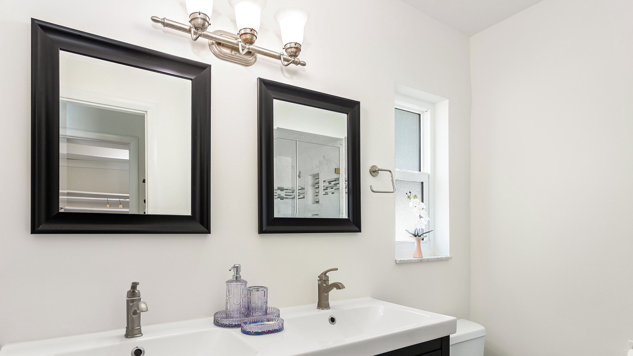 Photo of Bathroom in Lake Magdalene