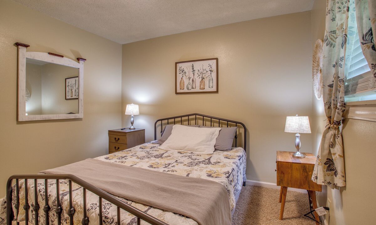 Photo of Bedroom in Enid