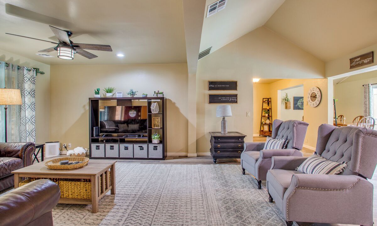 Photo of Livingroom in Enid