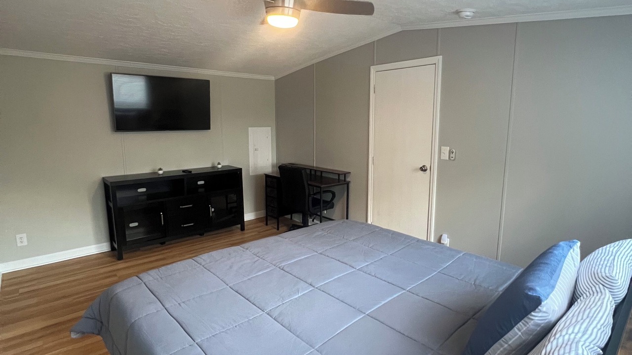 Photo of Bedroom in Elroy