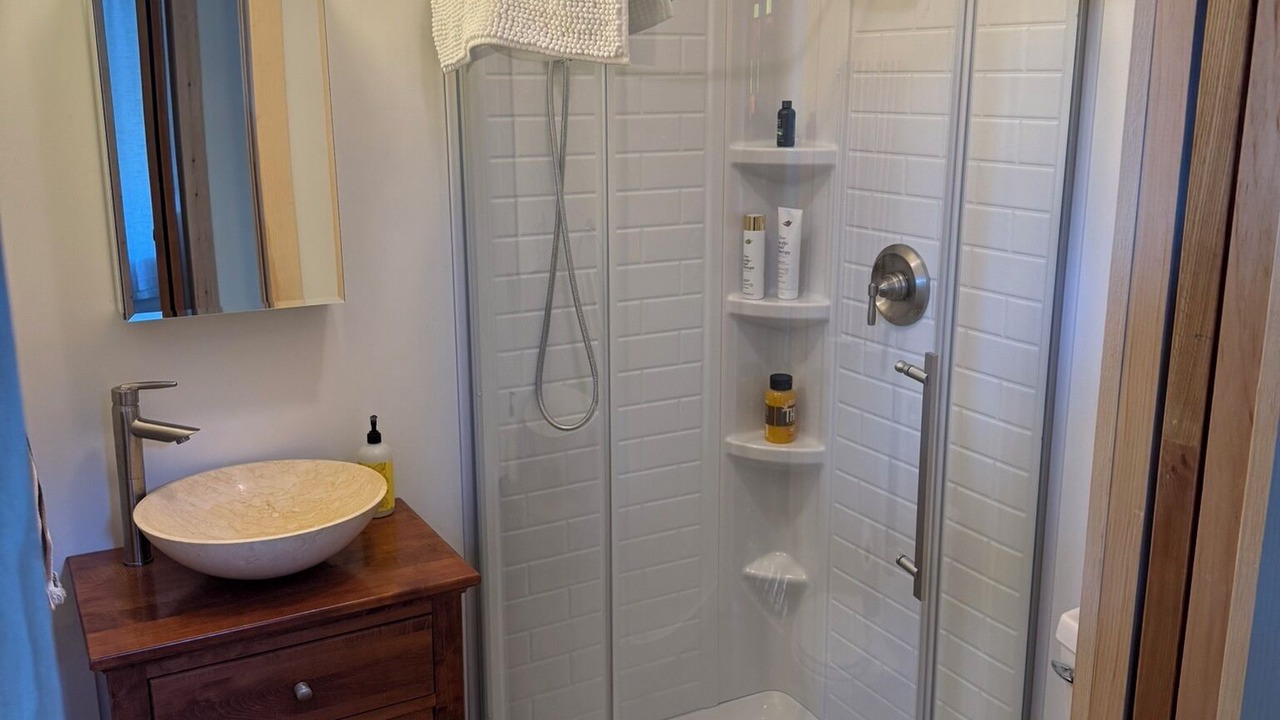 Photo of Bathroom in Scottsburg