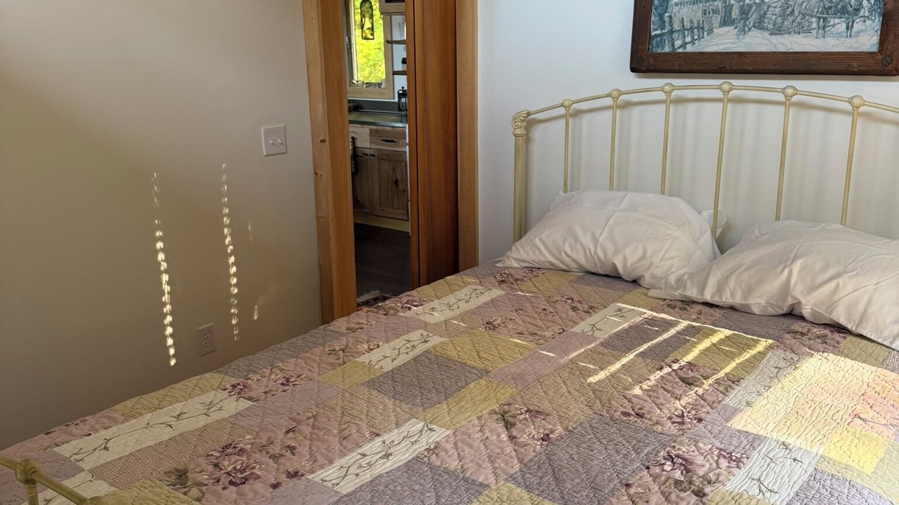 Photo of Bedroom in Scottsburg