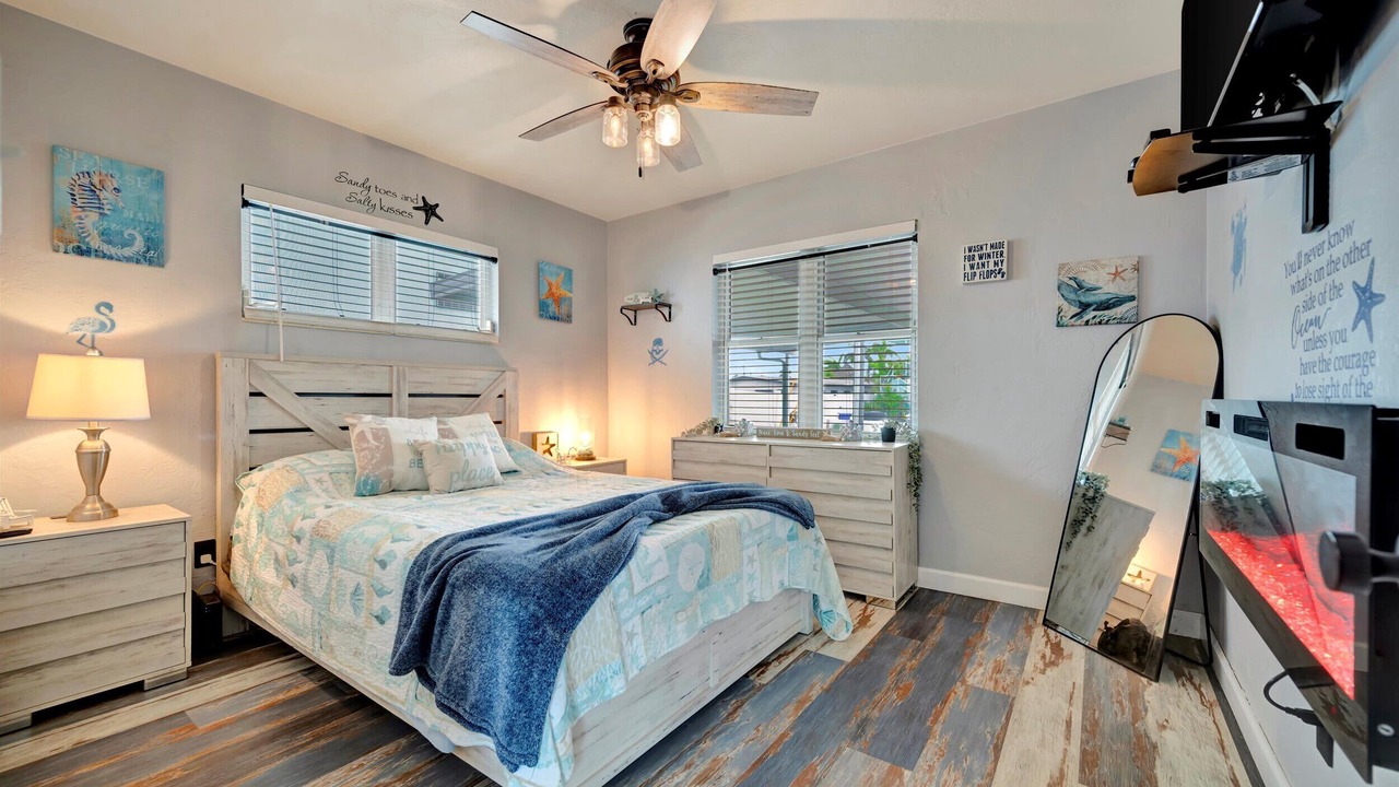 Photo of Bedroom in Treasure Island