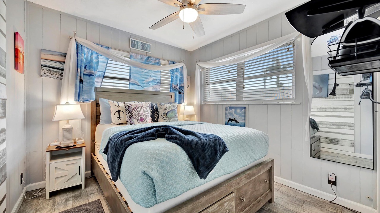 Photo of Bedroom in Treasure Island
