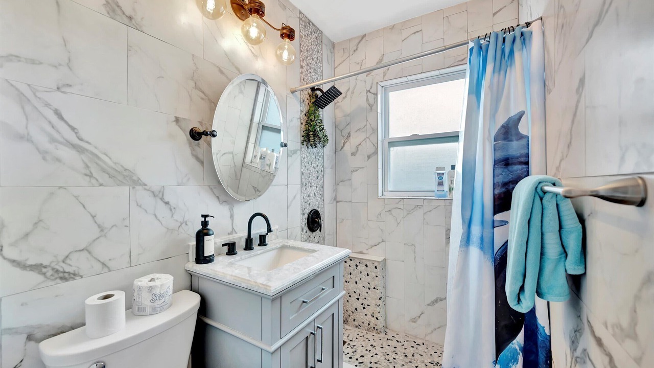 Photo of Bathroom in Treasure Island