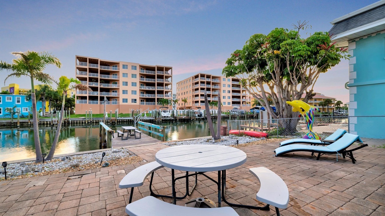 Photo of Patio Balcony in Treasure Island