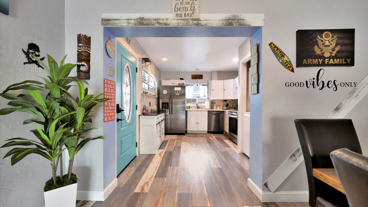 Photo of Livingroom in Treasure Island