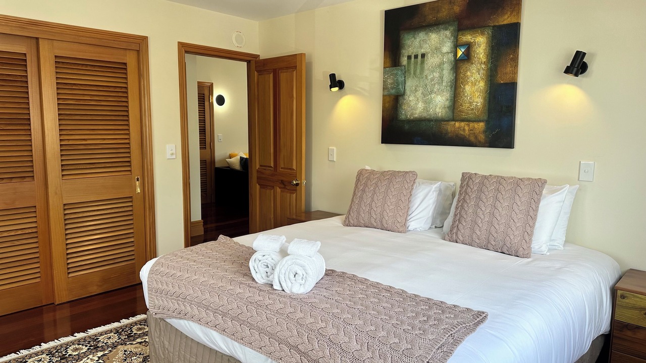 Photo of Bedroom in Russell