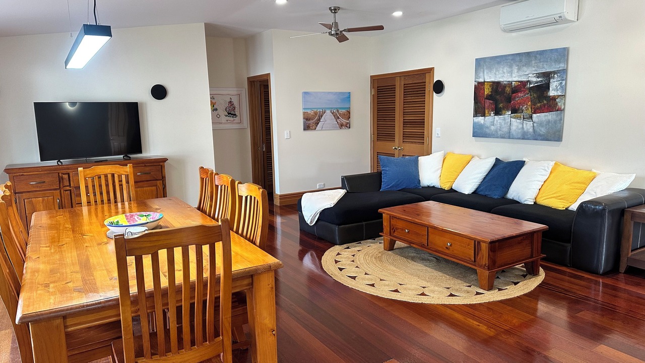 Photo of Others in Russell