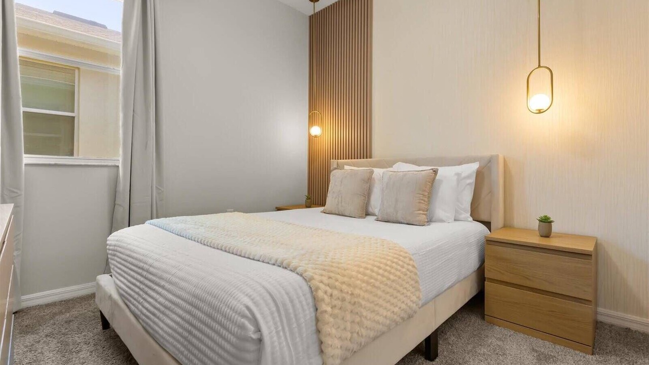 Photo of Bedroom in Crystal Cove