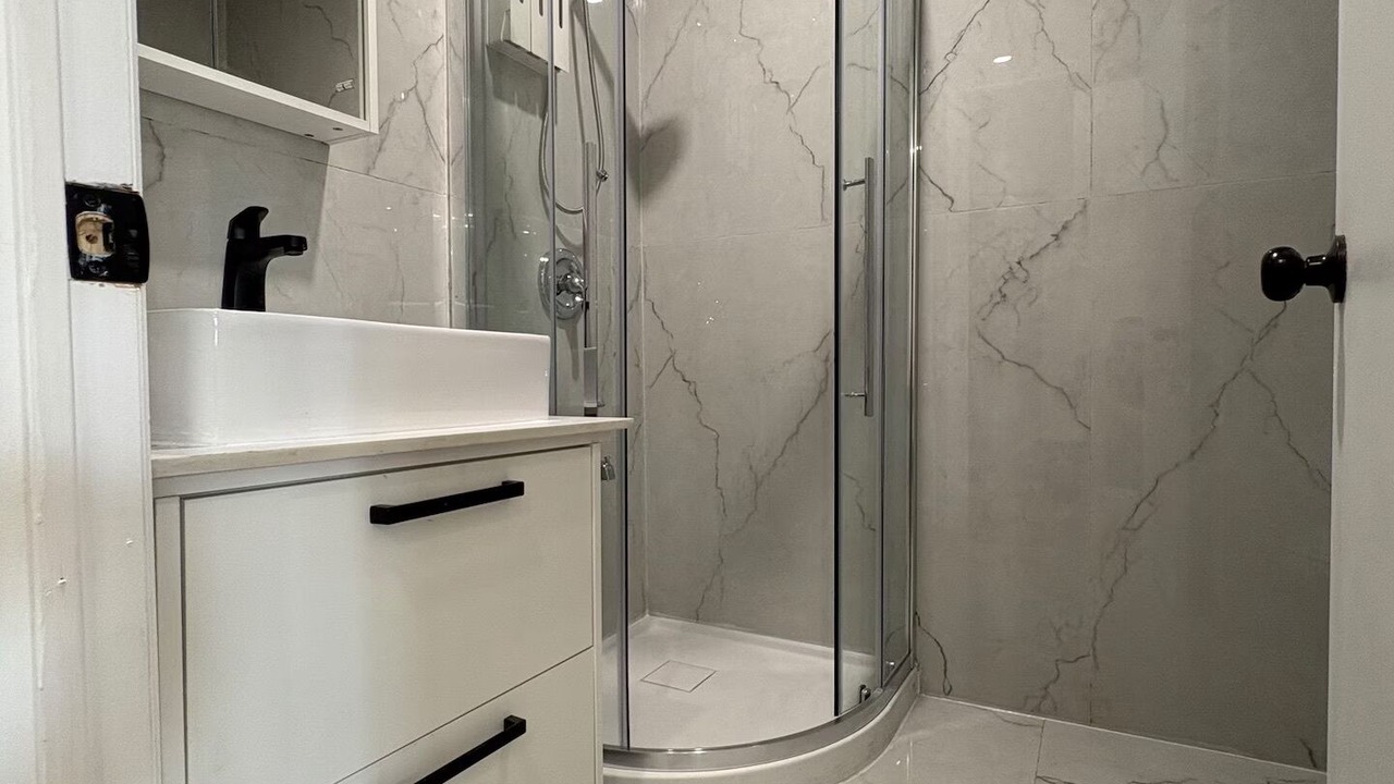 Photo of Bathroom in Cote-Des-Neiges—Notre-Dame-De-Grace