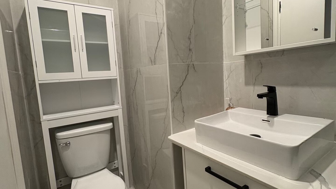 Photo of Bathroom in Cote-Des-Neiges—Notre-Dame-De-Grace