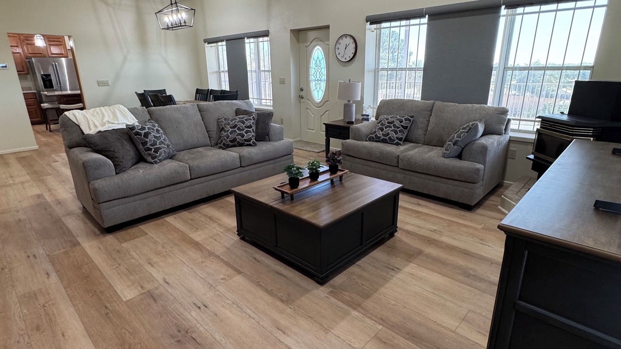 Photo of Livingroom in Roswell