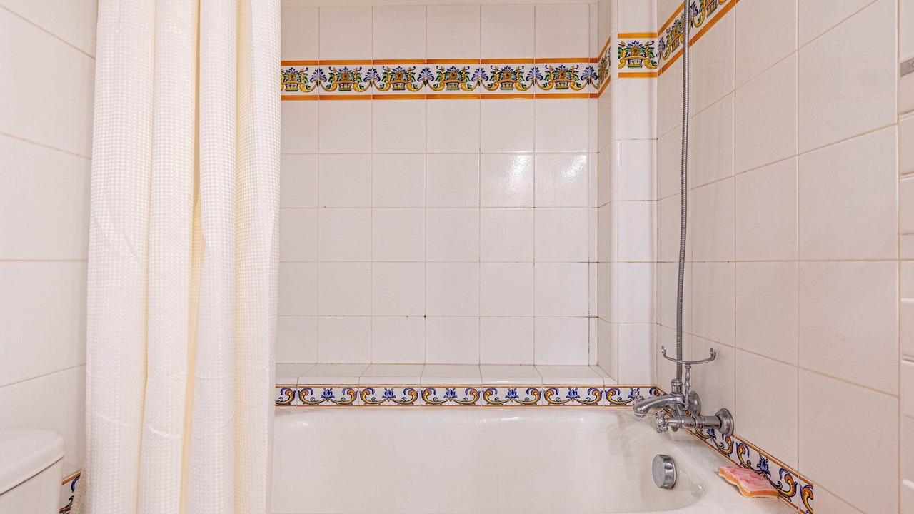 Photo of Bathroom in Arsenal
