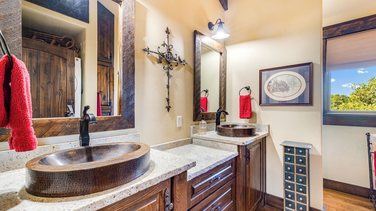 Photo of Bathroom in Mobeetie