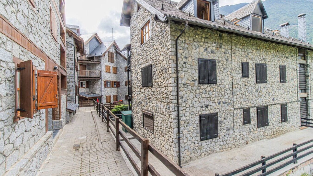 Photo of Outdoor in Linsoles