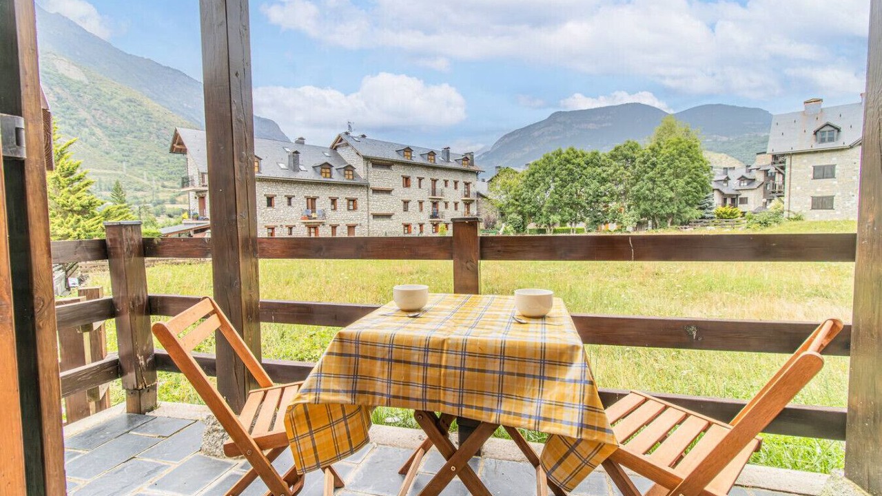Photo of Outdoor in Linsoles
