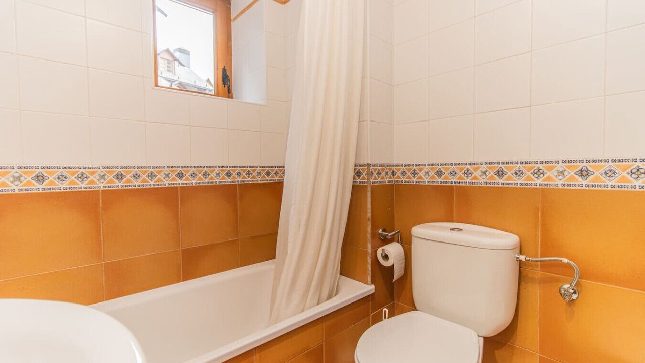 Photo of Bathroom in Linsoles