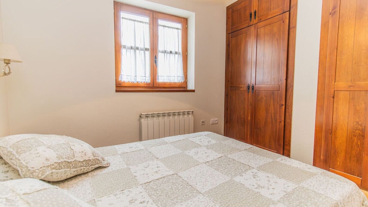 Photo of Bedroom in Linsoles