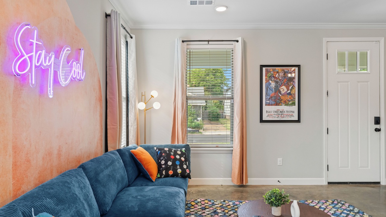 Photo of Livingroom in Crosstown
